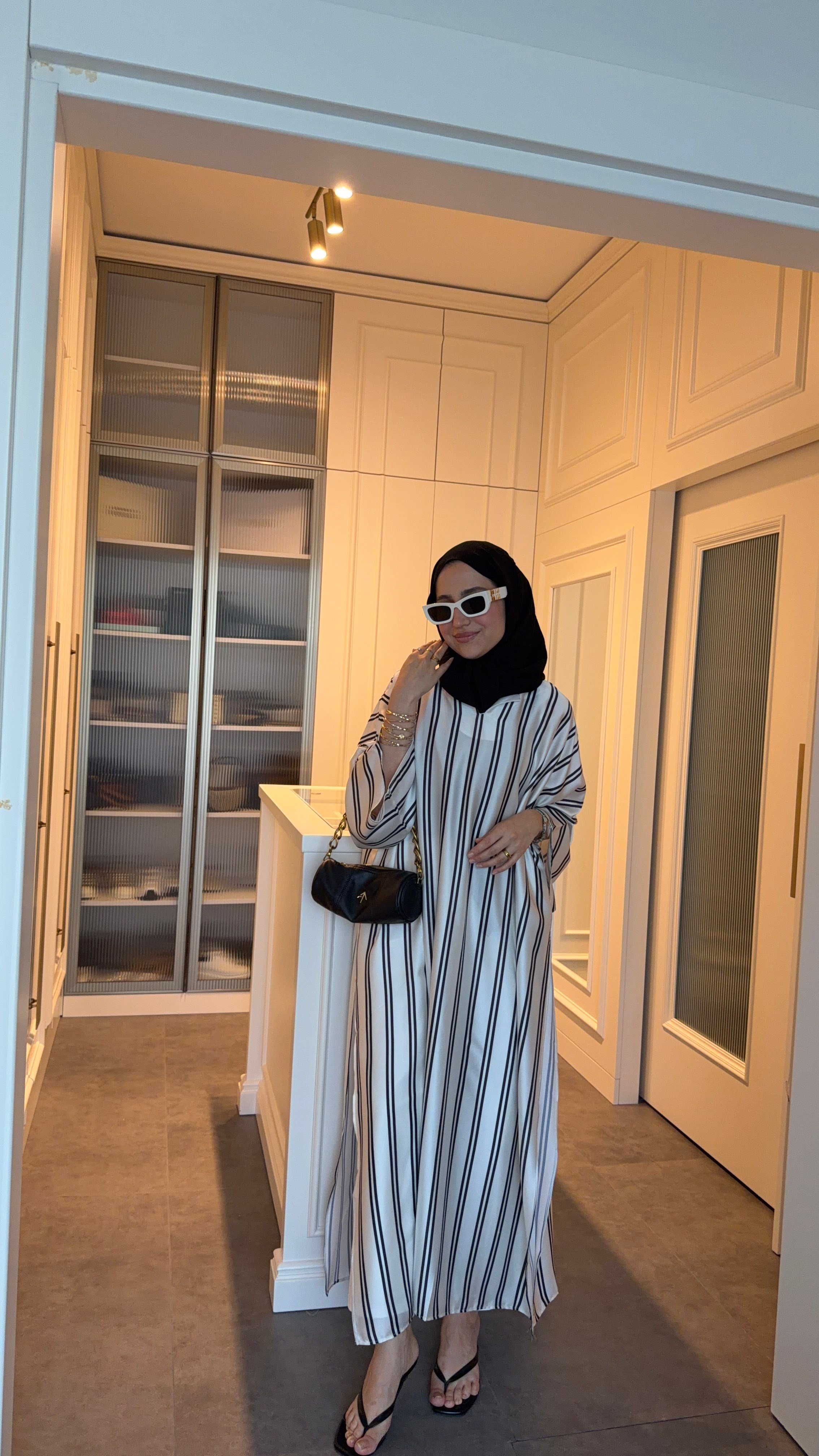 Çizgili Saten Yırtmaçlı Tunik Siyah