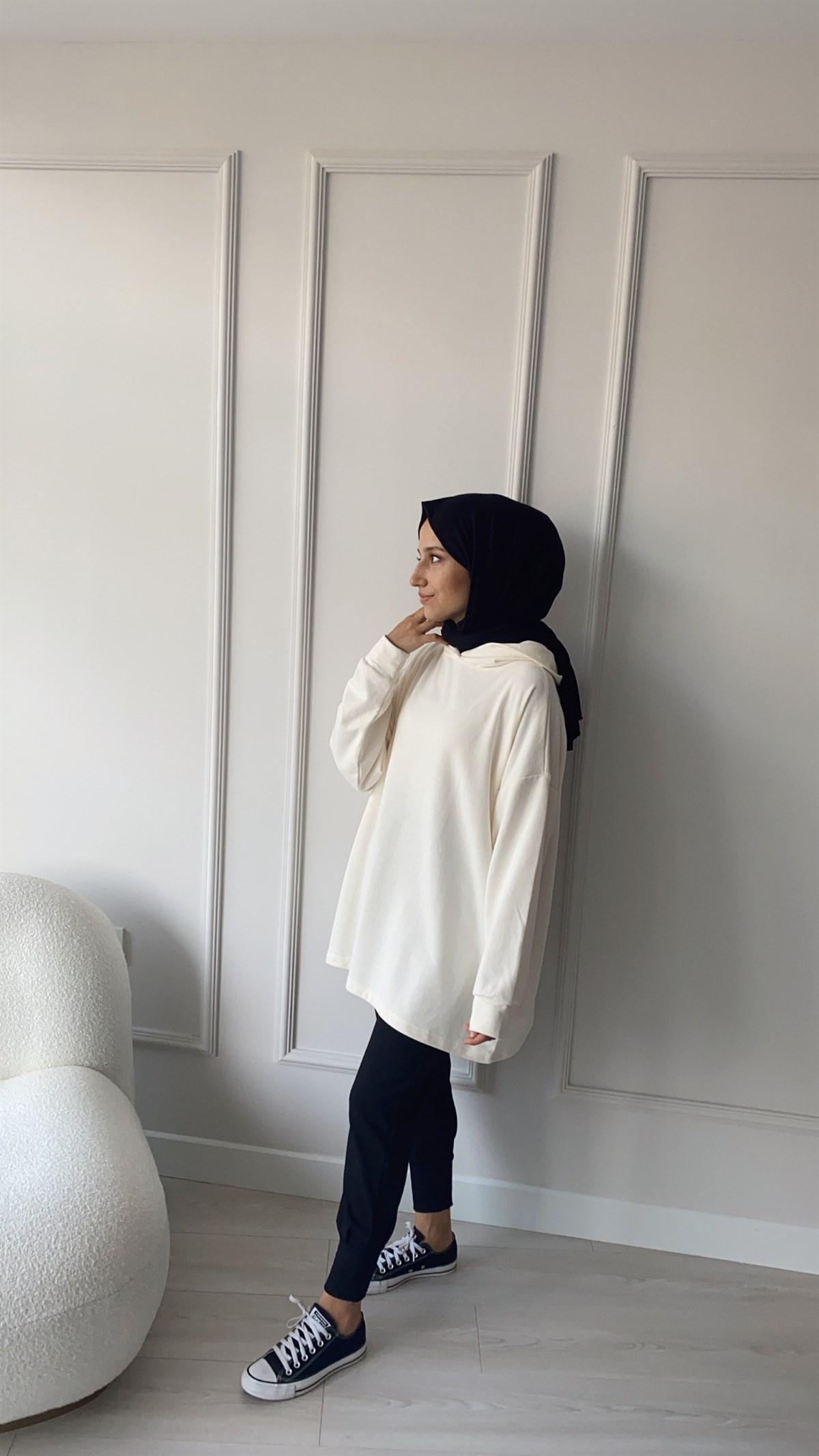 Ekru Kapüşonlu Yanları Cepli Sweatshirt
