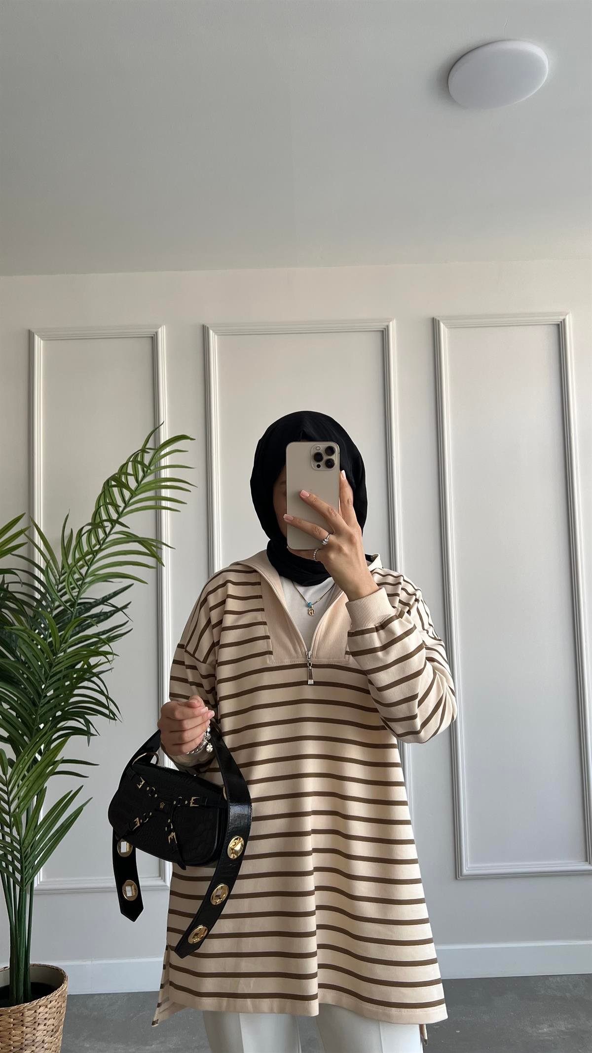 Fermuar Detaylı Yakalı Sweatshirt