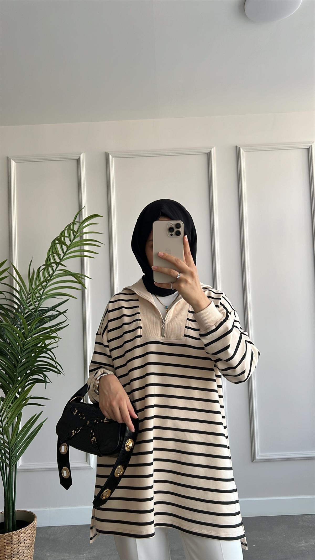 Fermuar Detaylı Yakalı Sweatshirt
