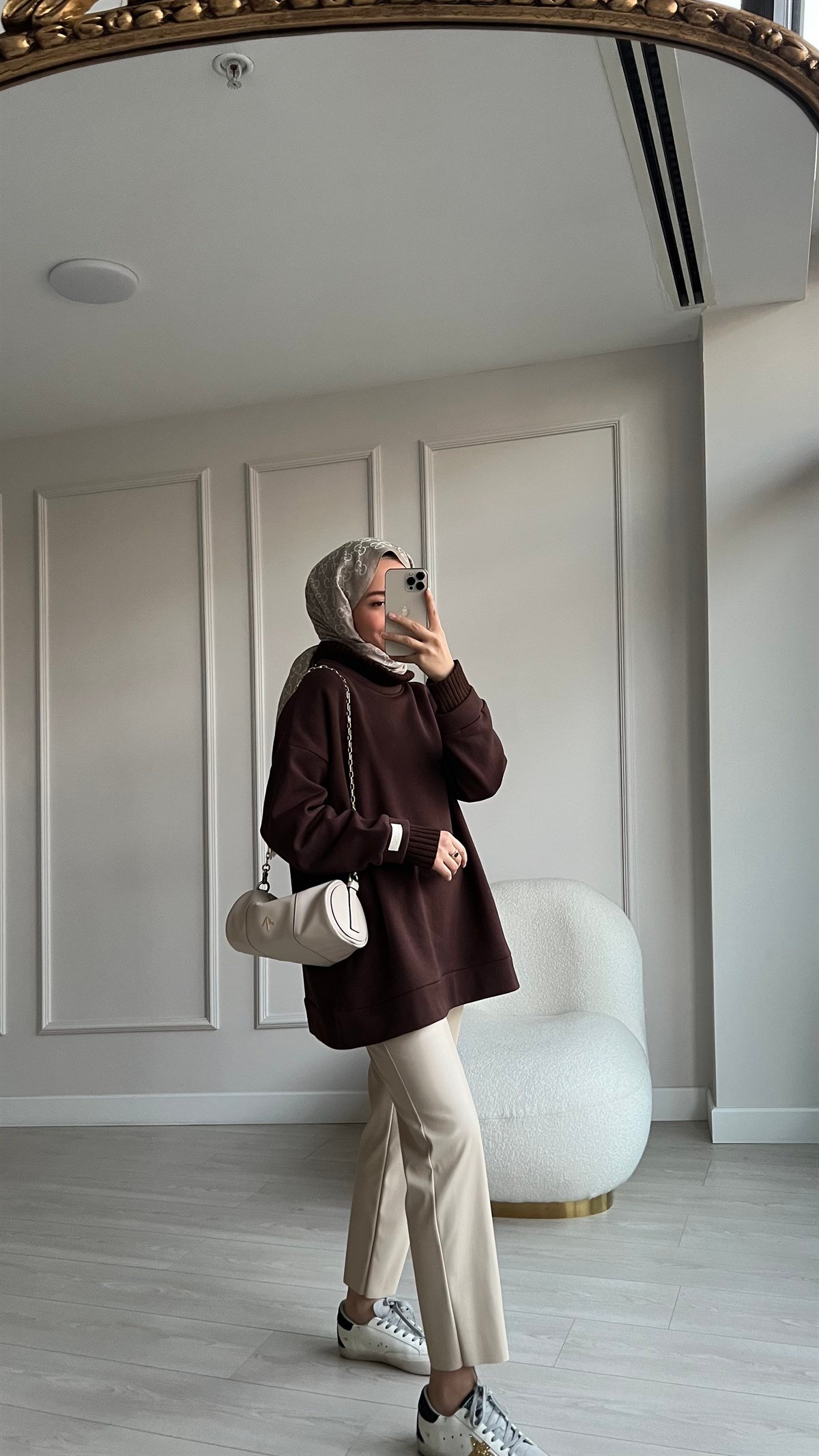 Fitilli Boğazlı Sweatshirt 