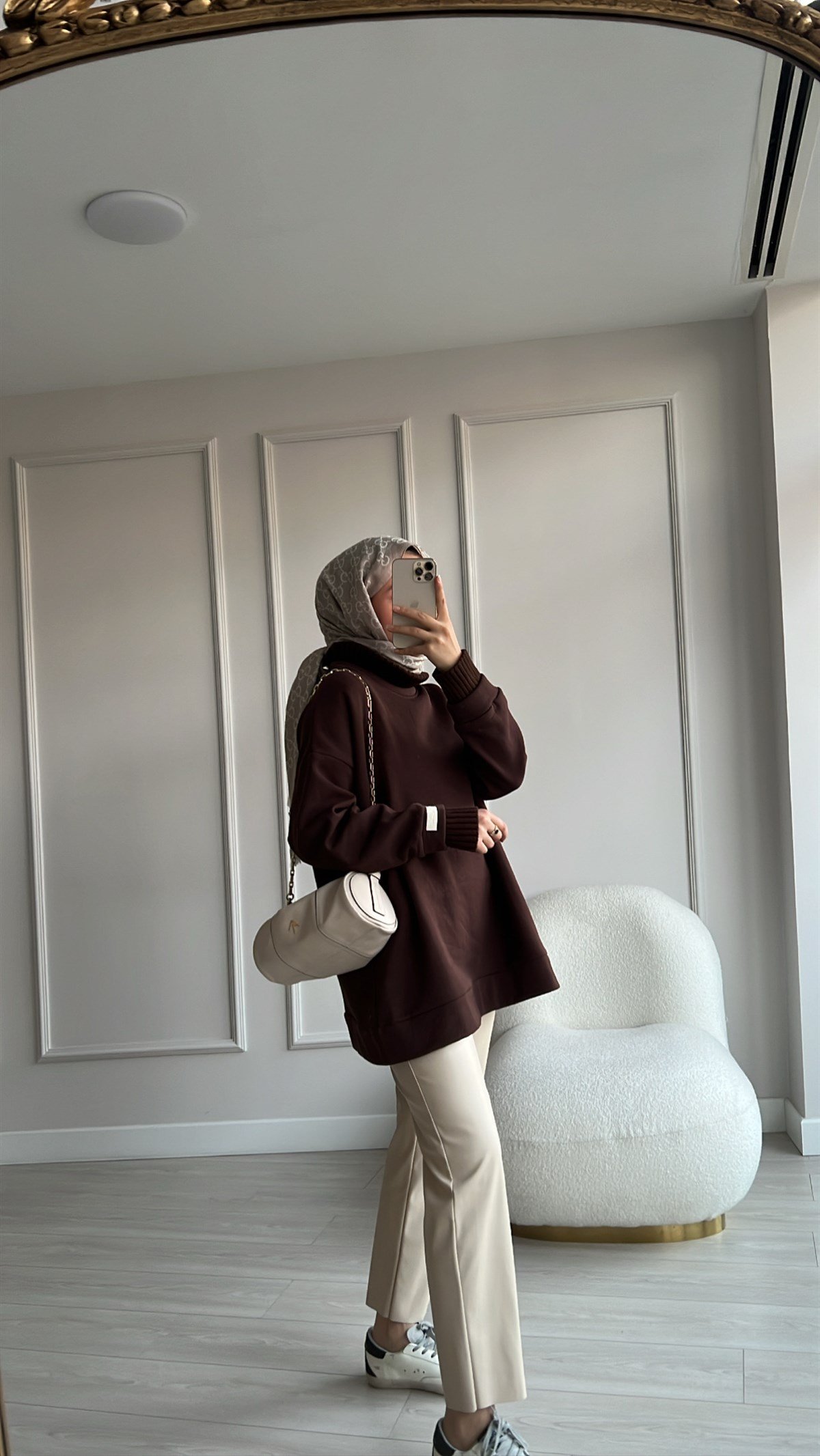Fitilli Boğazlı Sweatshirt 