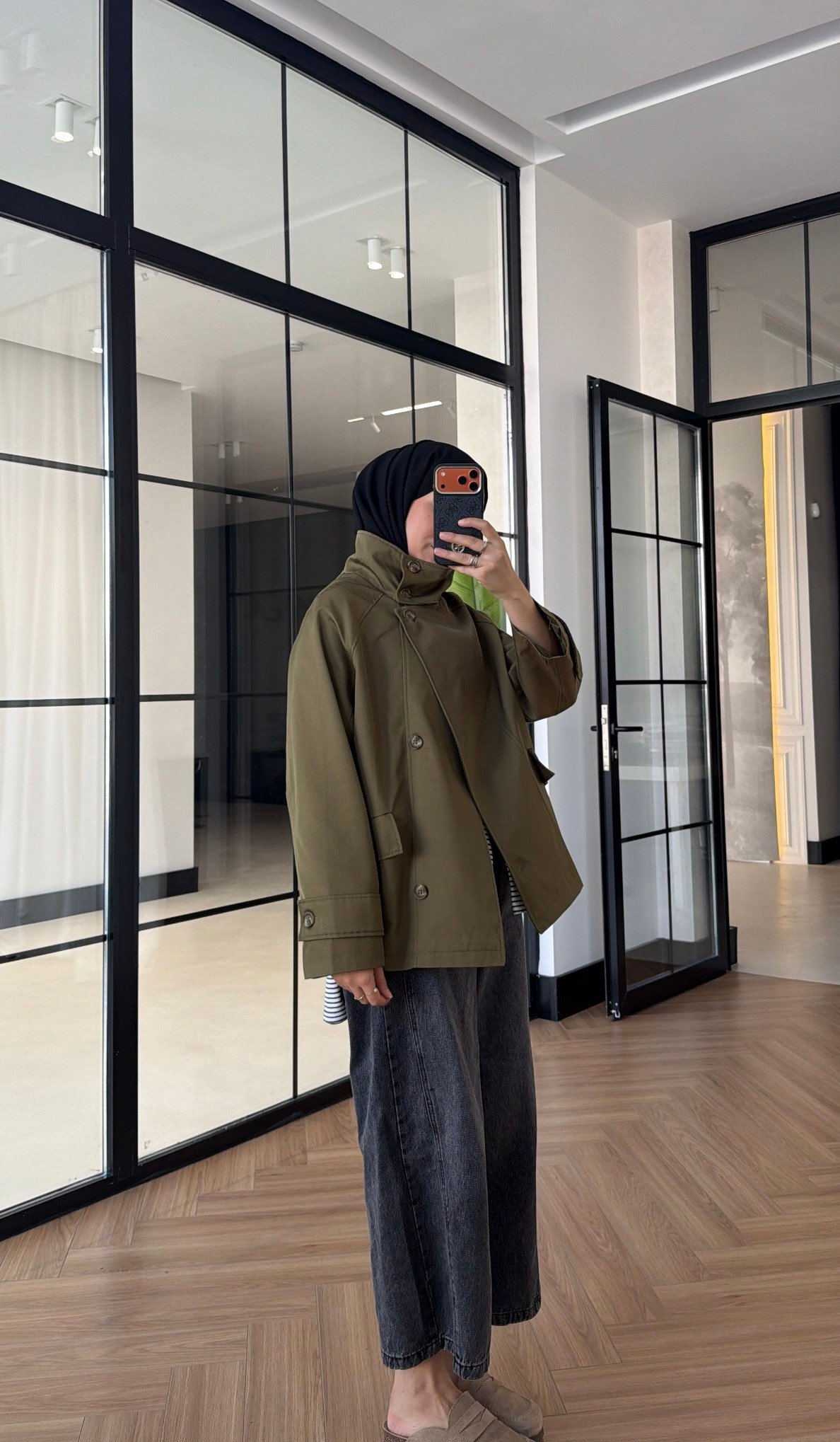 Geniş Yakalı Parka Haki 