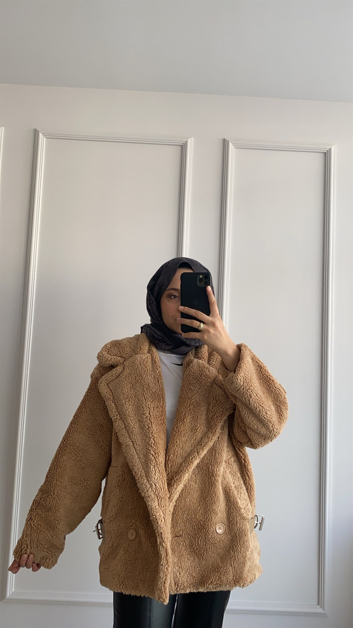 Kemer Detaylı Peluş Ceket