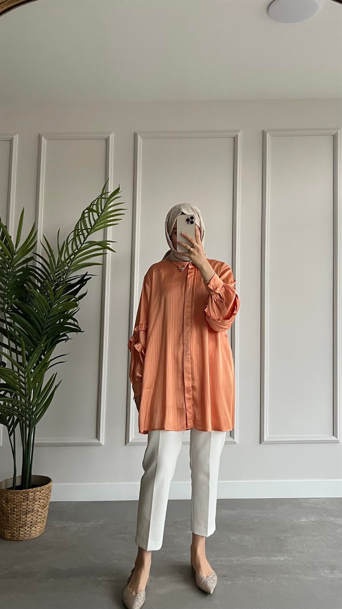 Kolları Fırfırlı Saten Gömlek - Mercan