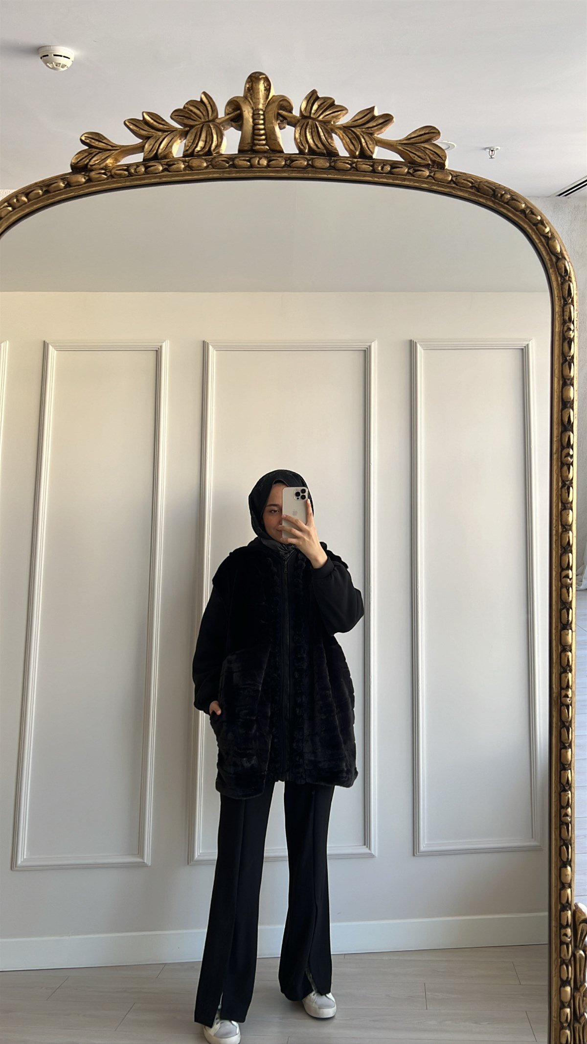 Peluş Detaylı Ceket 