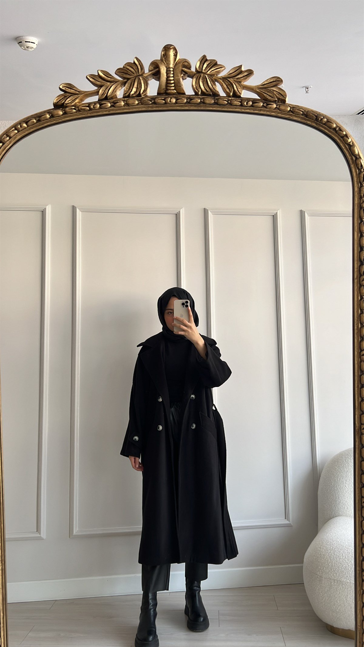 Peluş Detaylı Kapitone Mont 
