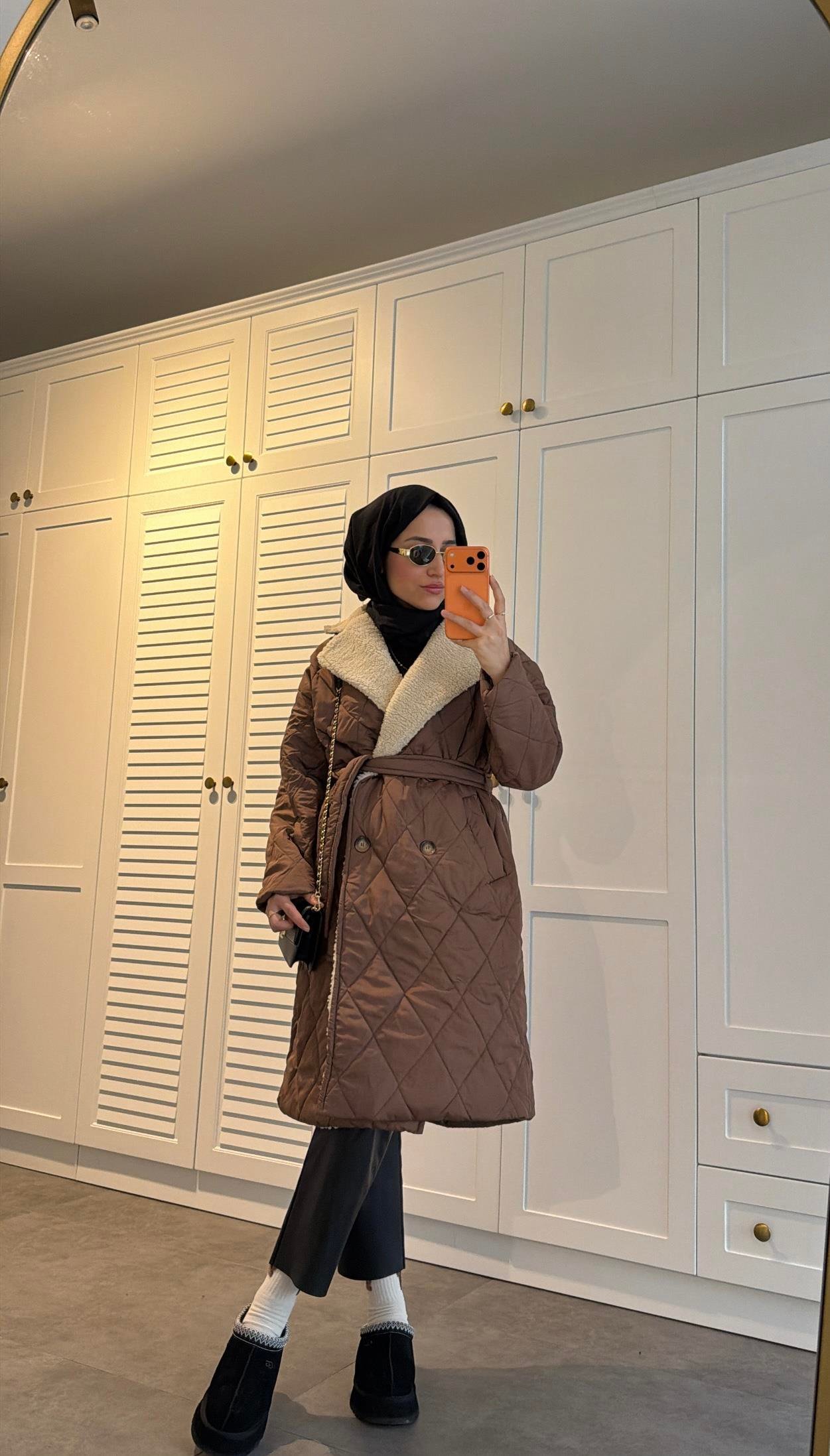 Peluş Detaylı Kapitone Mont 