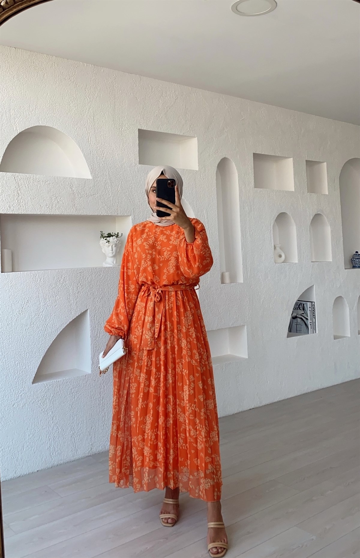 Pilise Detaylı Elbise