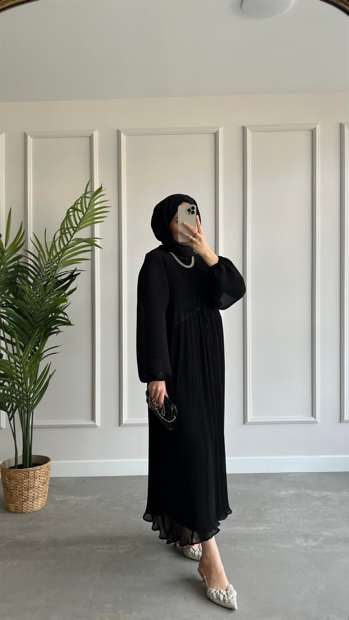 Piliseli Elbise - Siyah