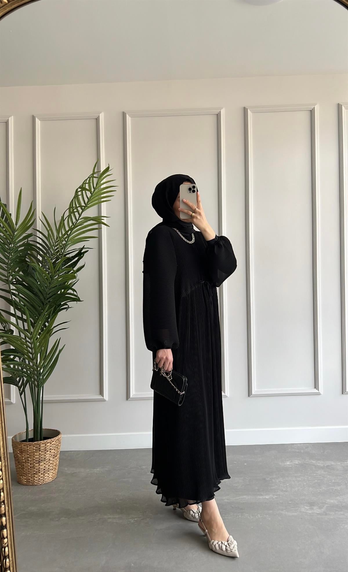 Piliseli Elbise - Siyah