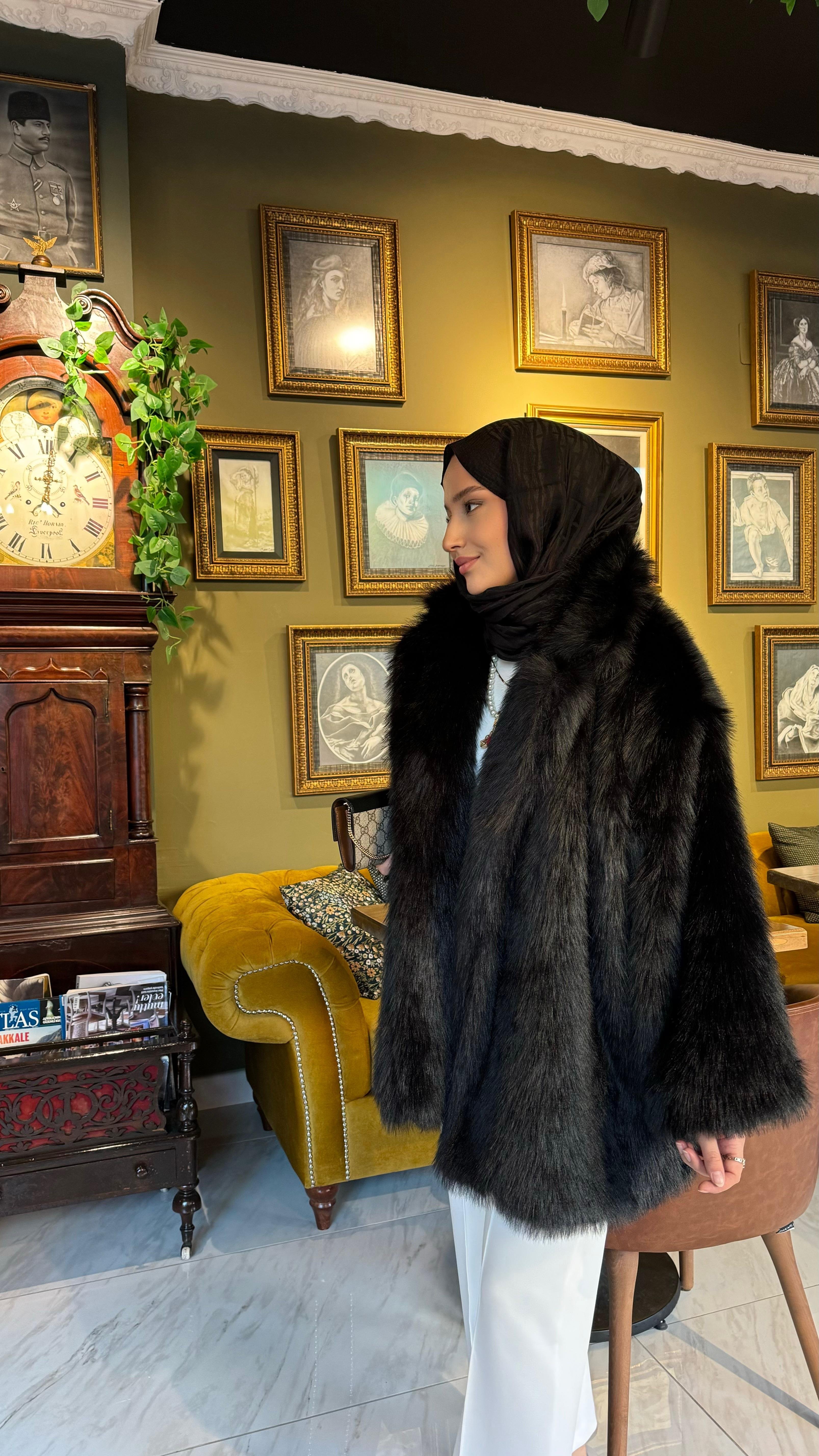 Premium Kalite Uzun Kürk Siyah