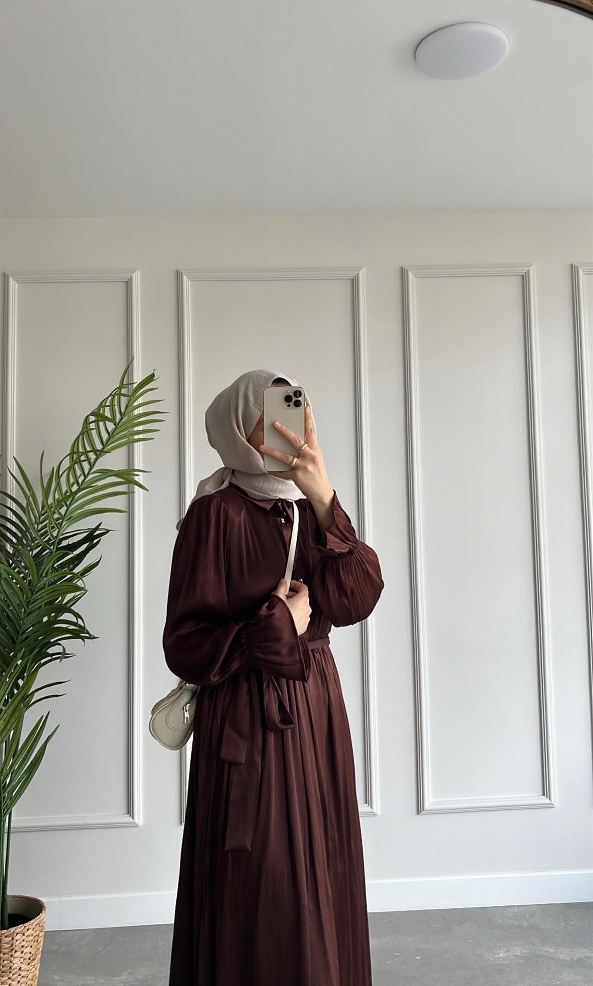 Saten Taş Detaylı Elbise