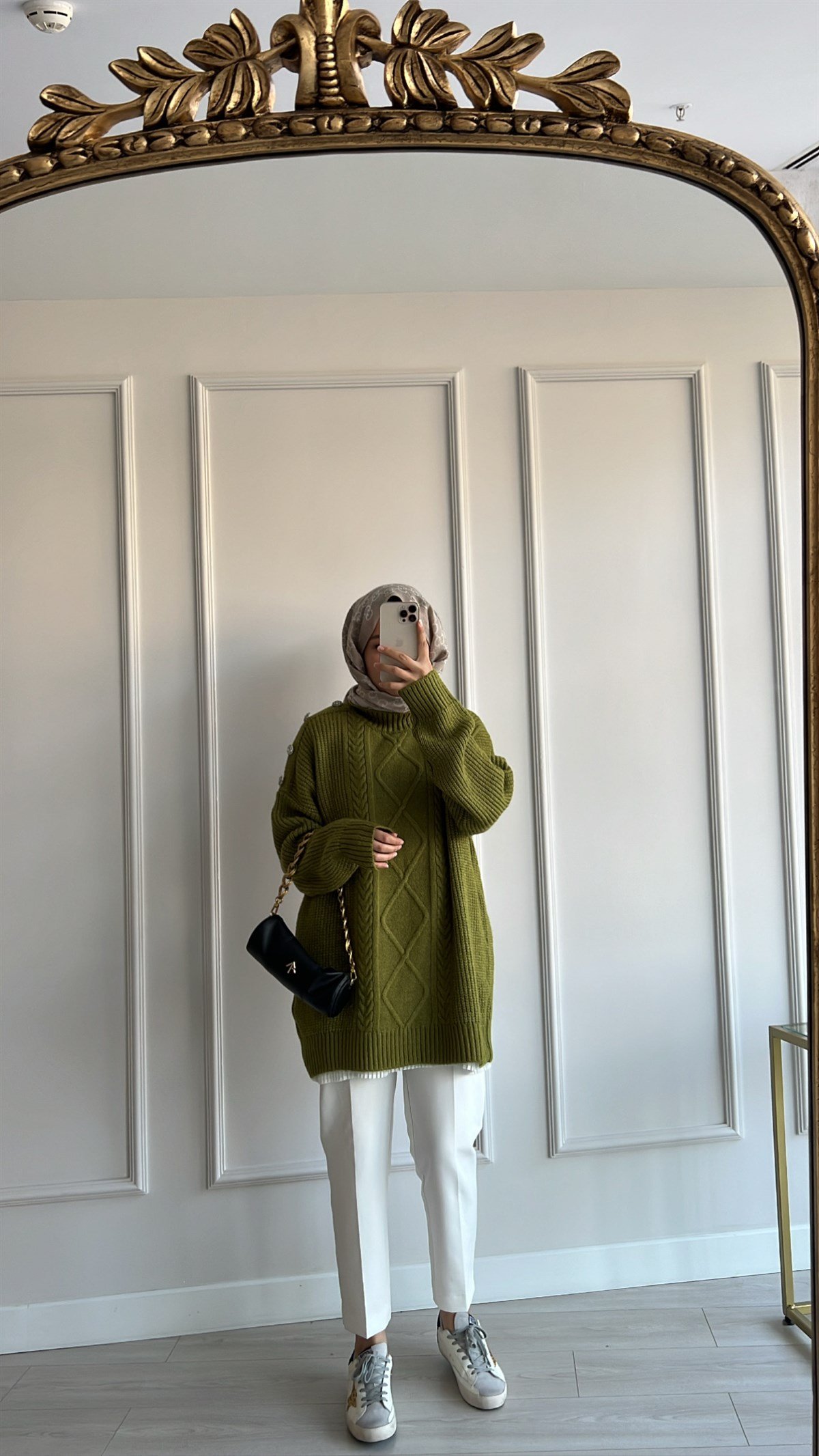 Taş Detaylı Kazak 