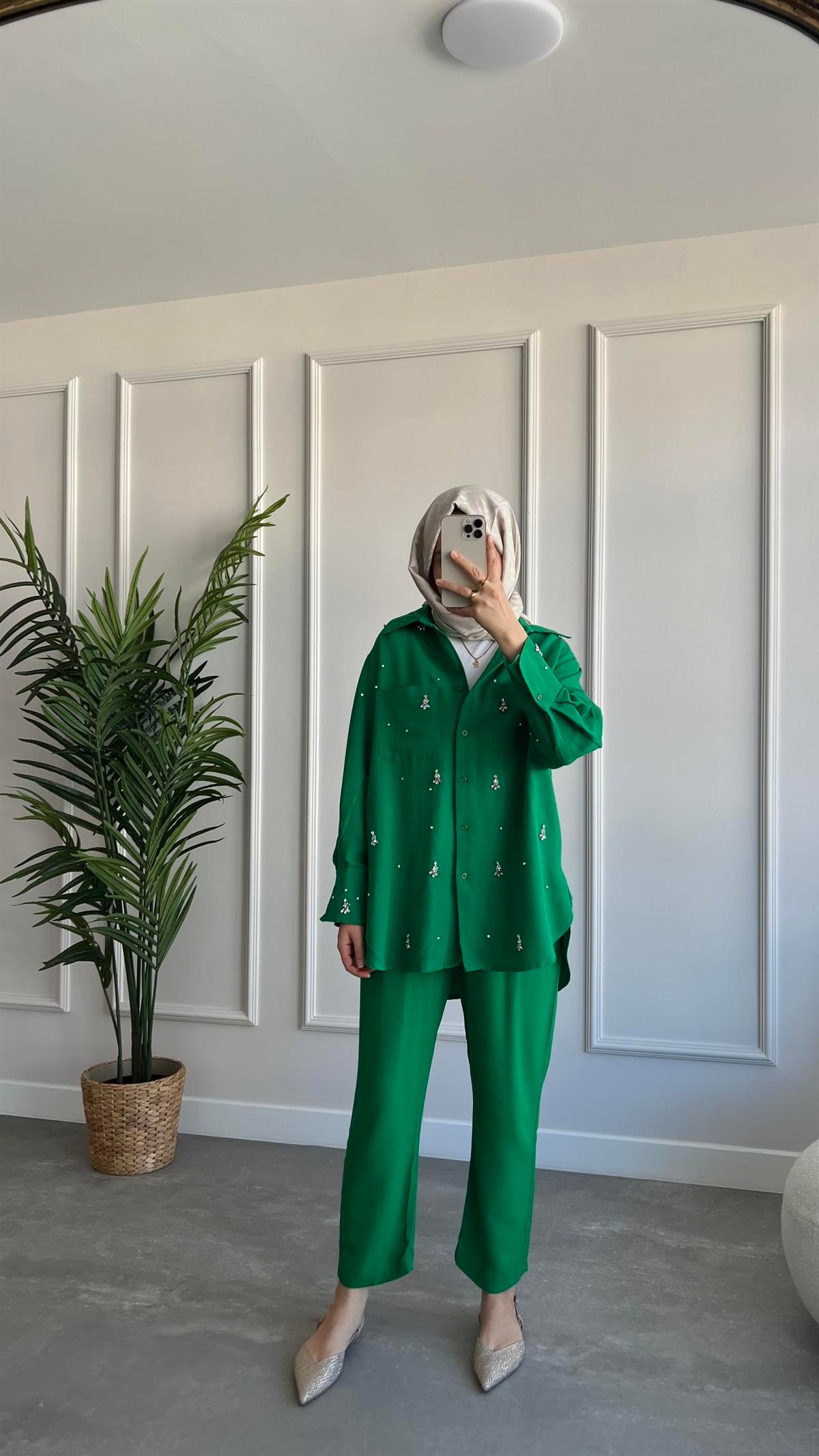 Taş Detaylı Keten Takım
