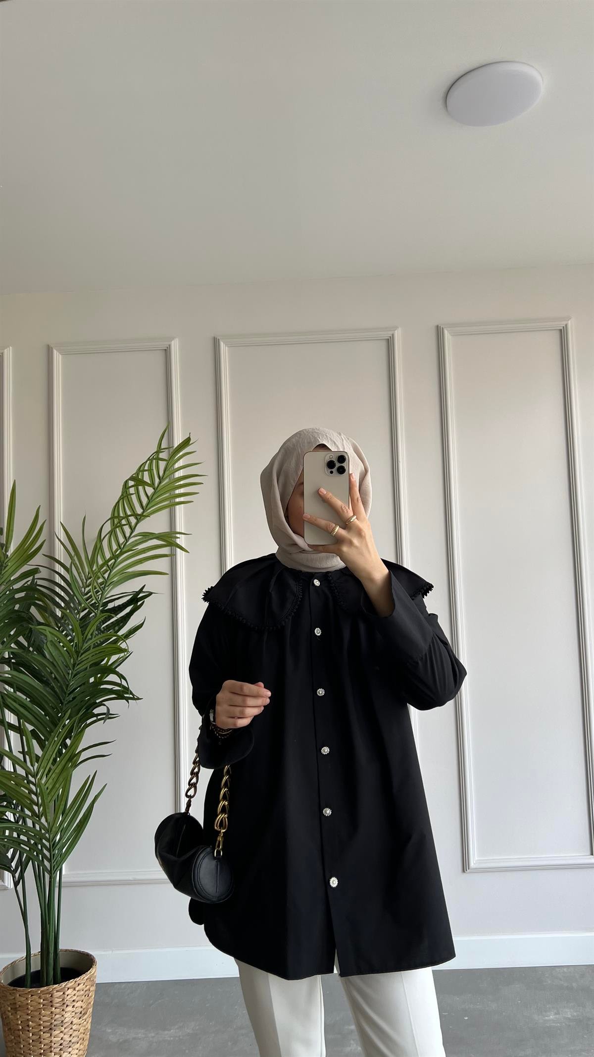 Taşlı Yaka Detaylı Gömlek - Siyah