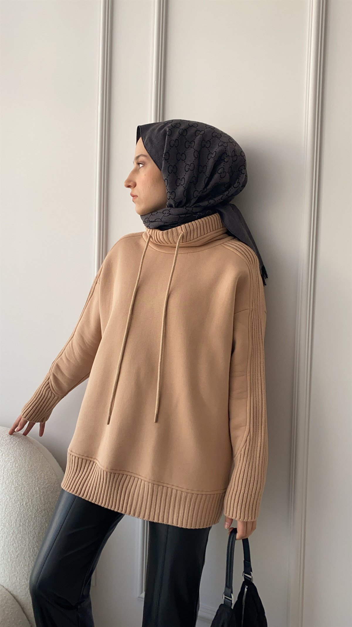 Triko Detaylı Camel Sweatshirt