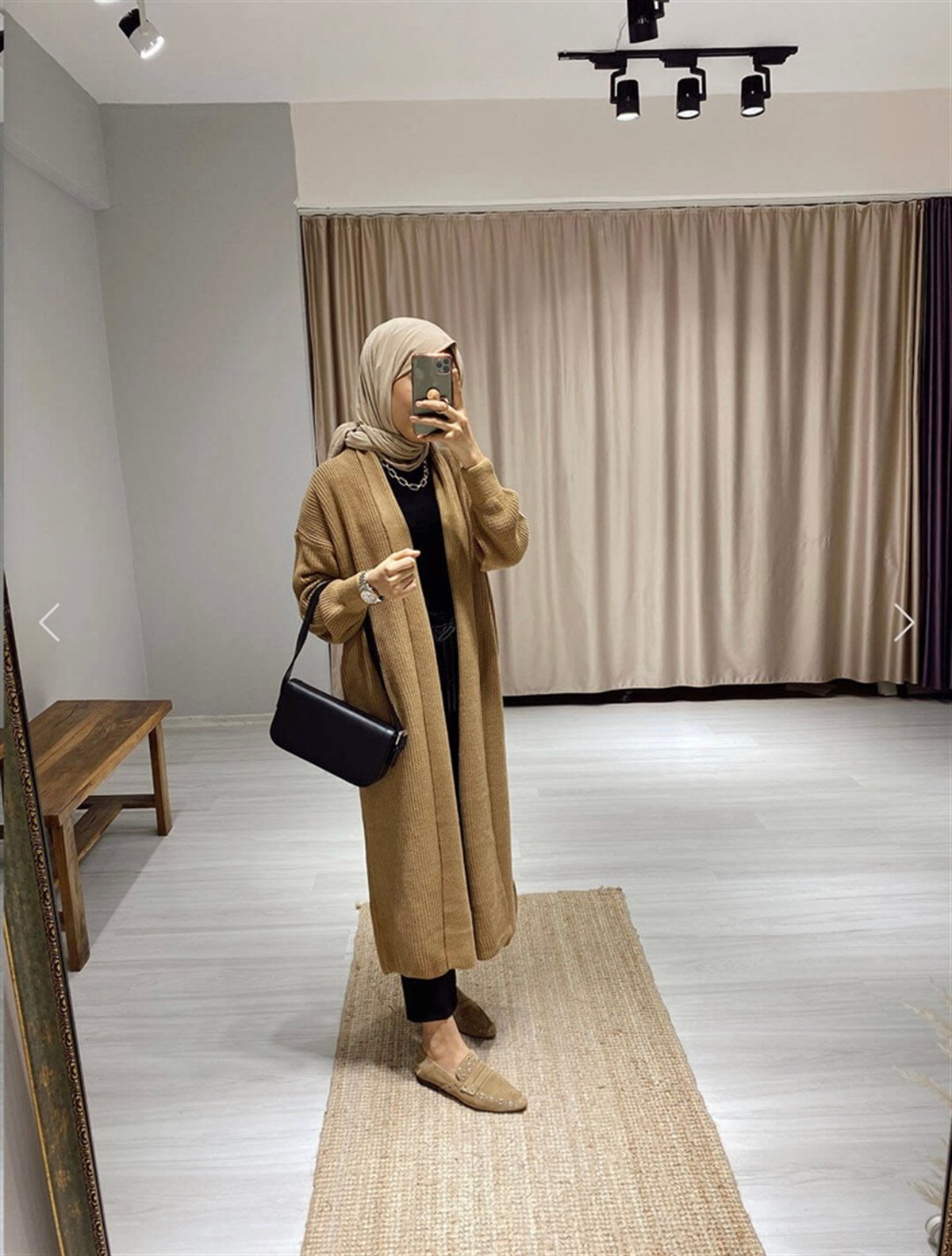 Uzun Yaka Detaylı Hırka