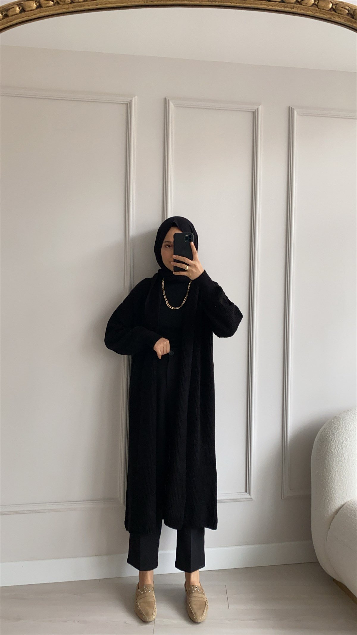 Uzun Yaka Detaylı Siyah Hırka