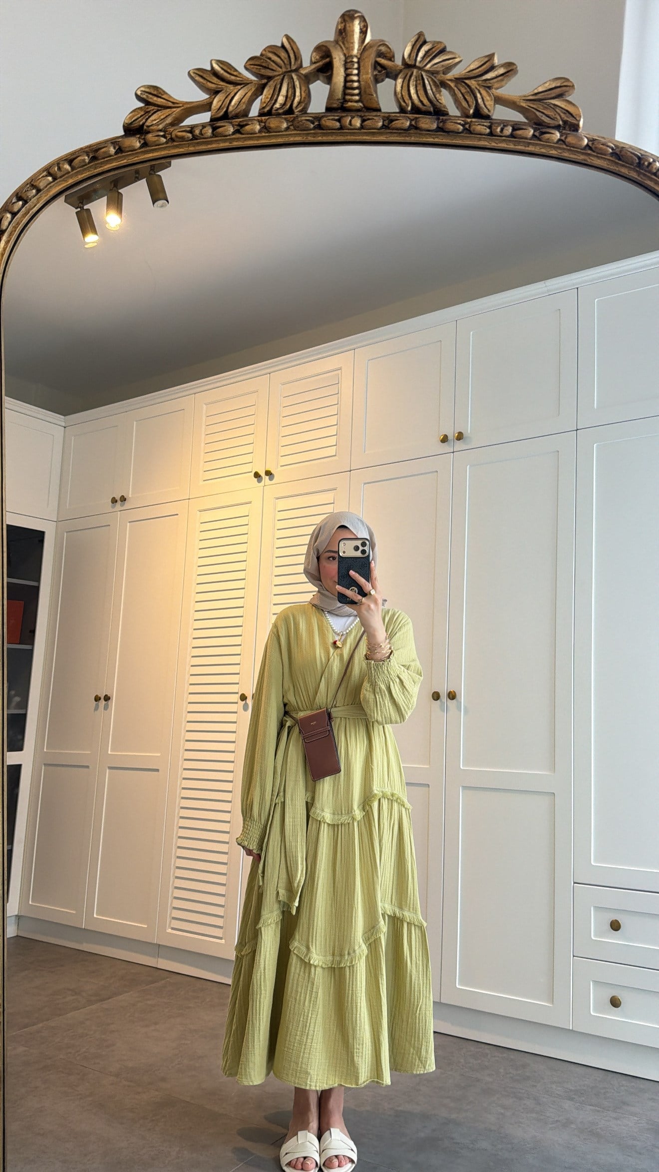 V Yaka Müslin Elbise Olive
