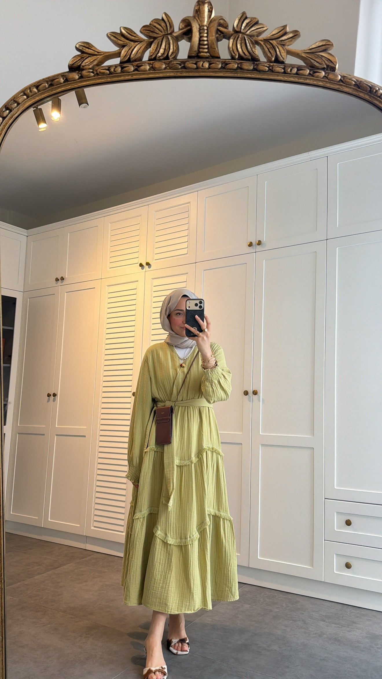 V Yaka Müslin Elbise Olive
