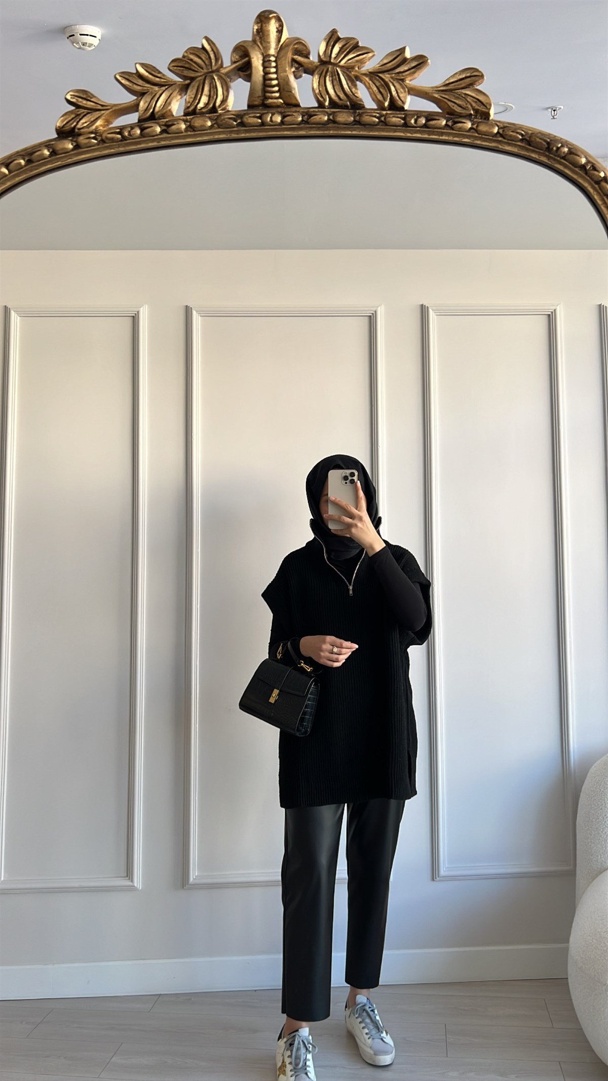 Yaka Detaylı Süveter 