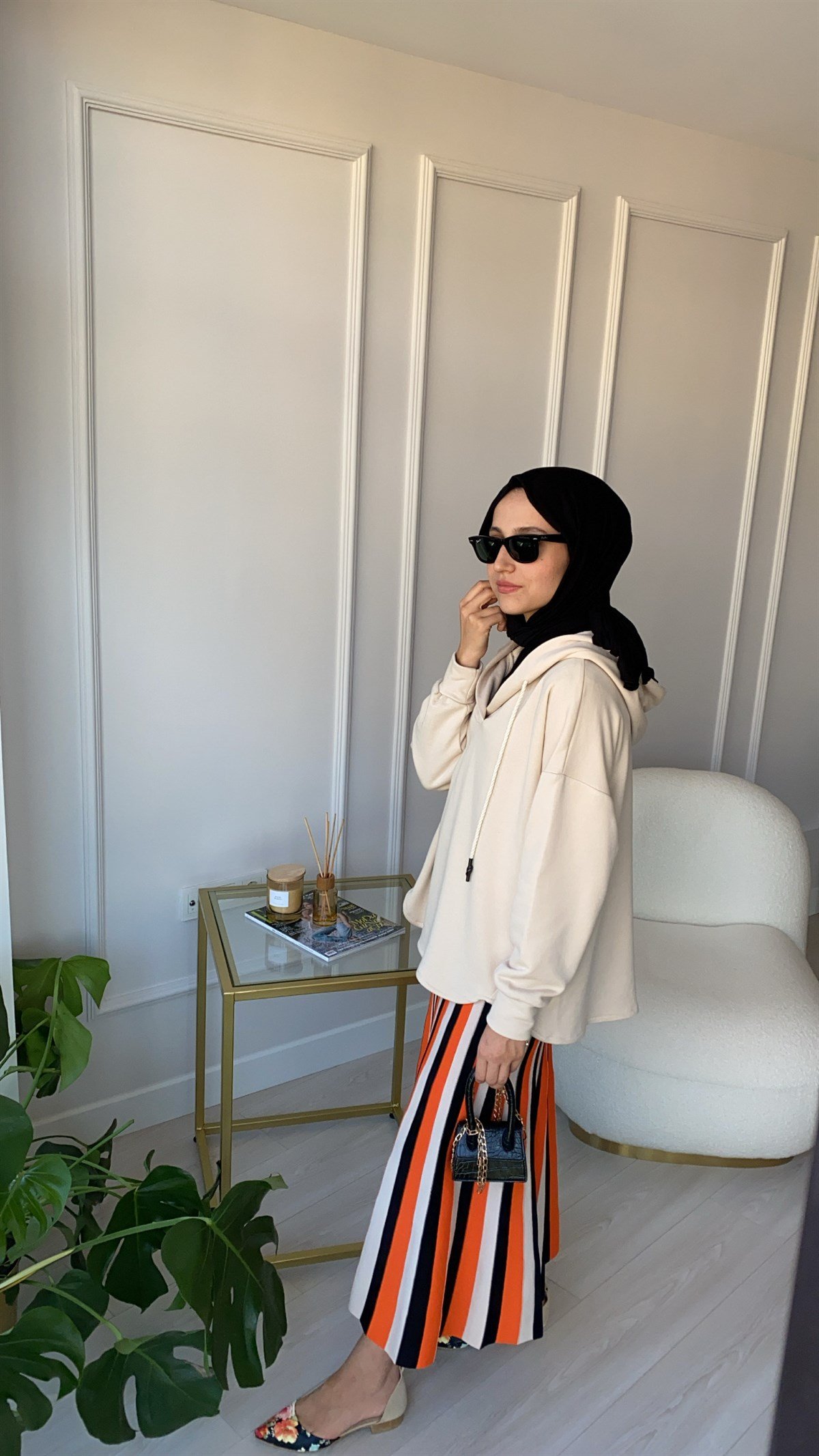 Yaka Detaylı Sweatshirt 