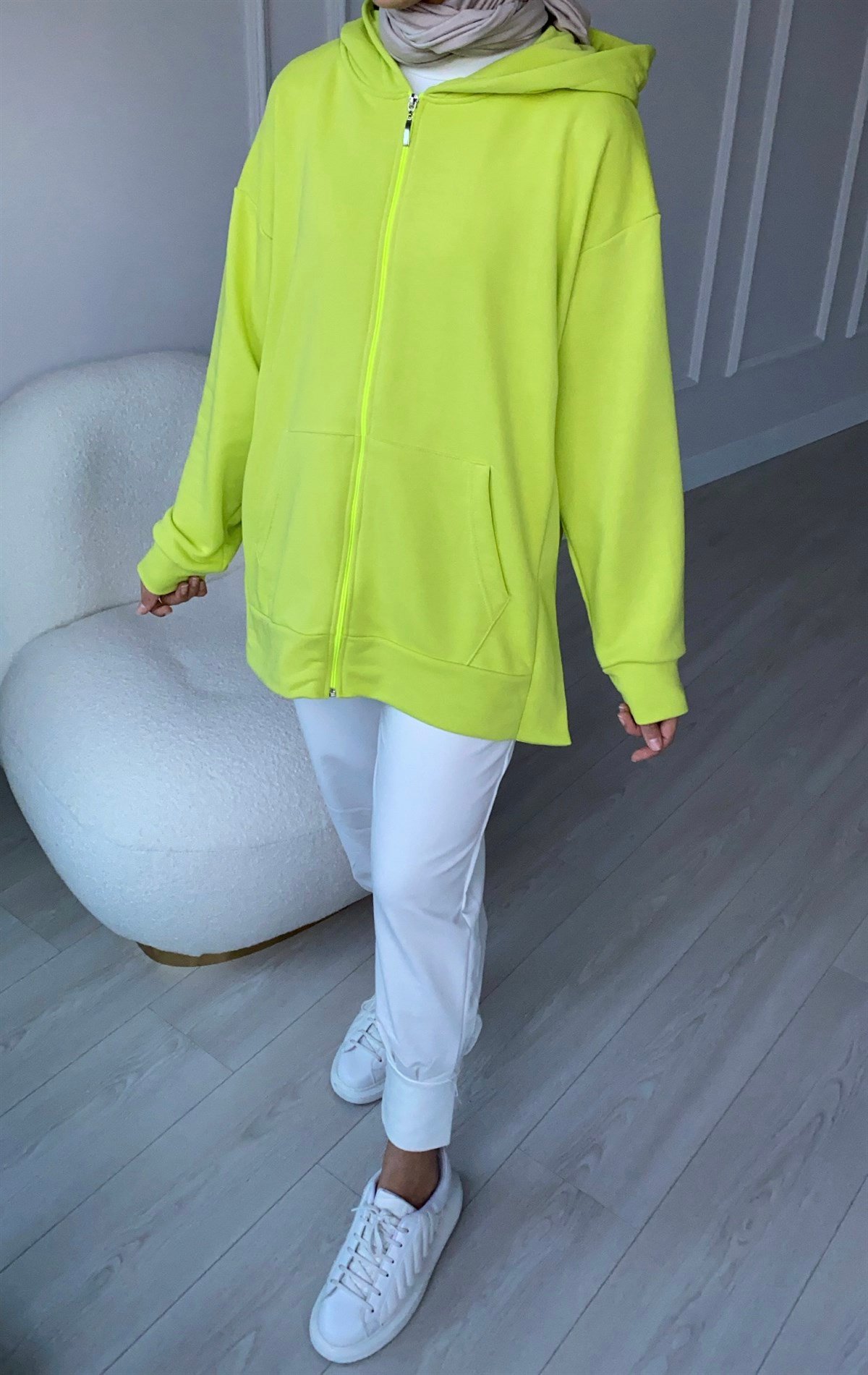 Yandan Yırtmaç Detaylı Neon Hırka