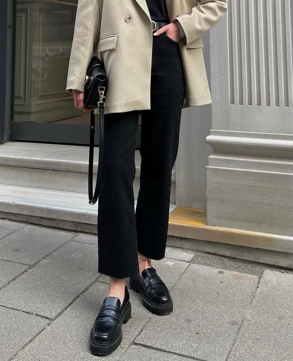 Zara Model Straight Yüksek Bel Likralı Jean - Siyah