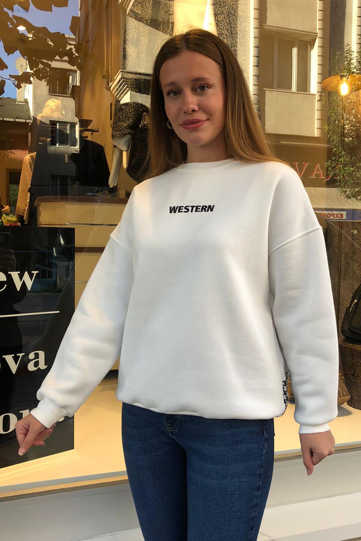 Arkası İşlemeli Sweat