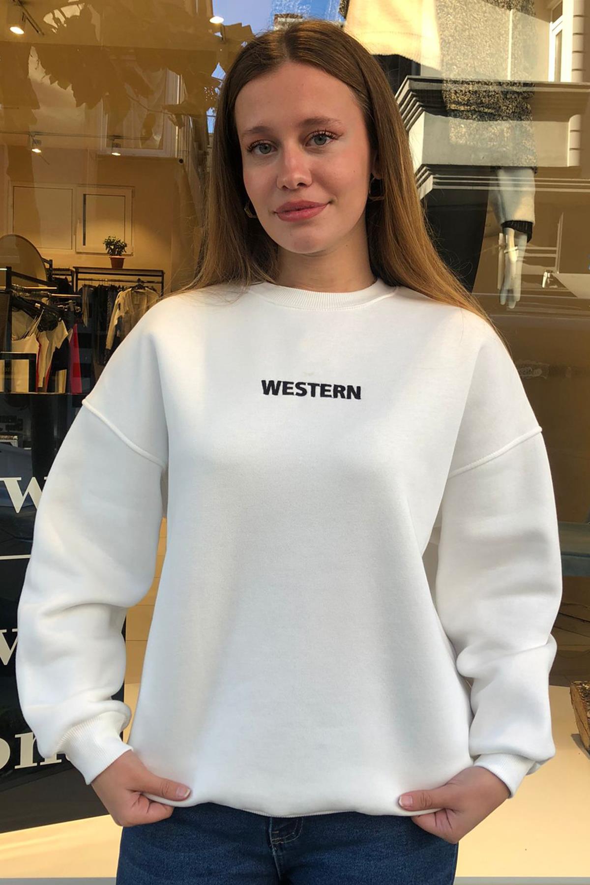 Arkası İşlemeli Sweat