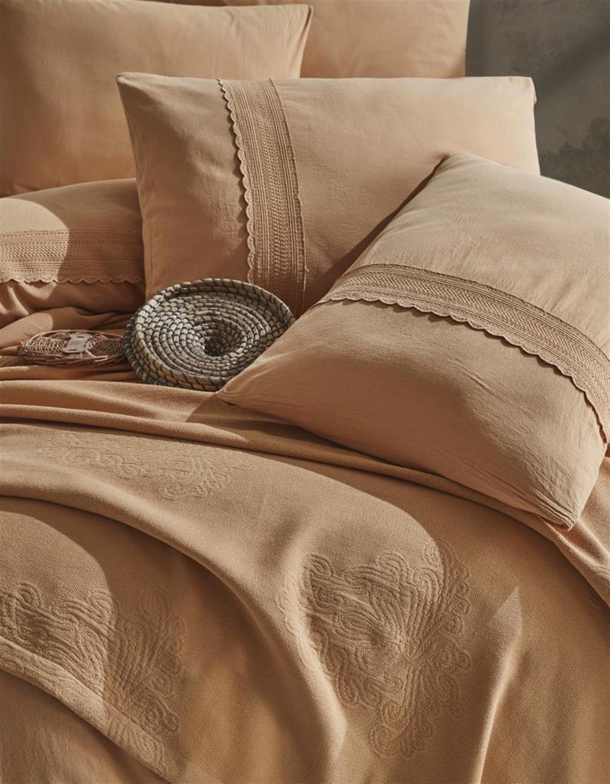 İyi Geceler İstanbul Çift Kişilik Nevresimli Pike Seti Flokstone Hardal