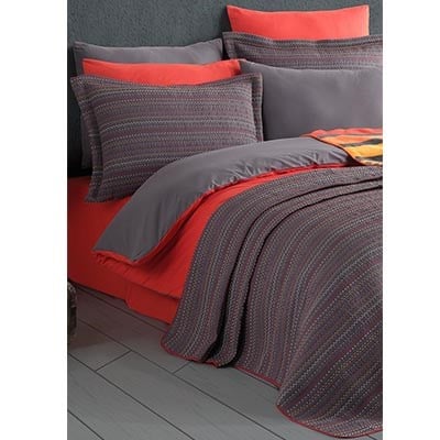 İyi Geceler İstanbul İn Line Kırmızı Çift Kişilik Yatak Örtüsü