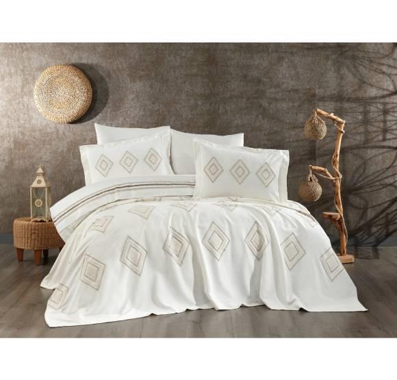 Nazik Home Karo Nakışlı Çift Kişilik Nevresimli Pike Takımı 7 Parça