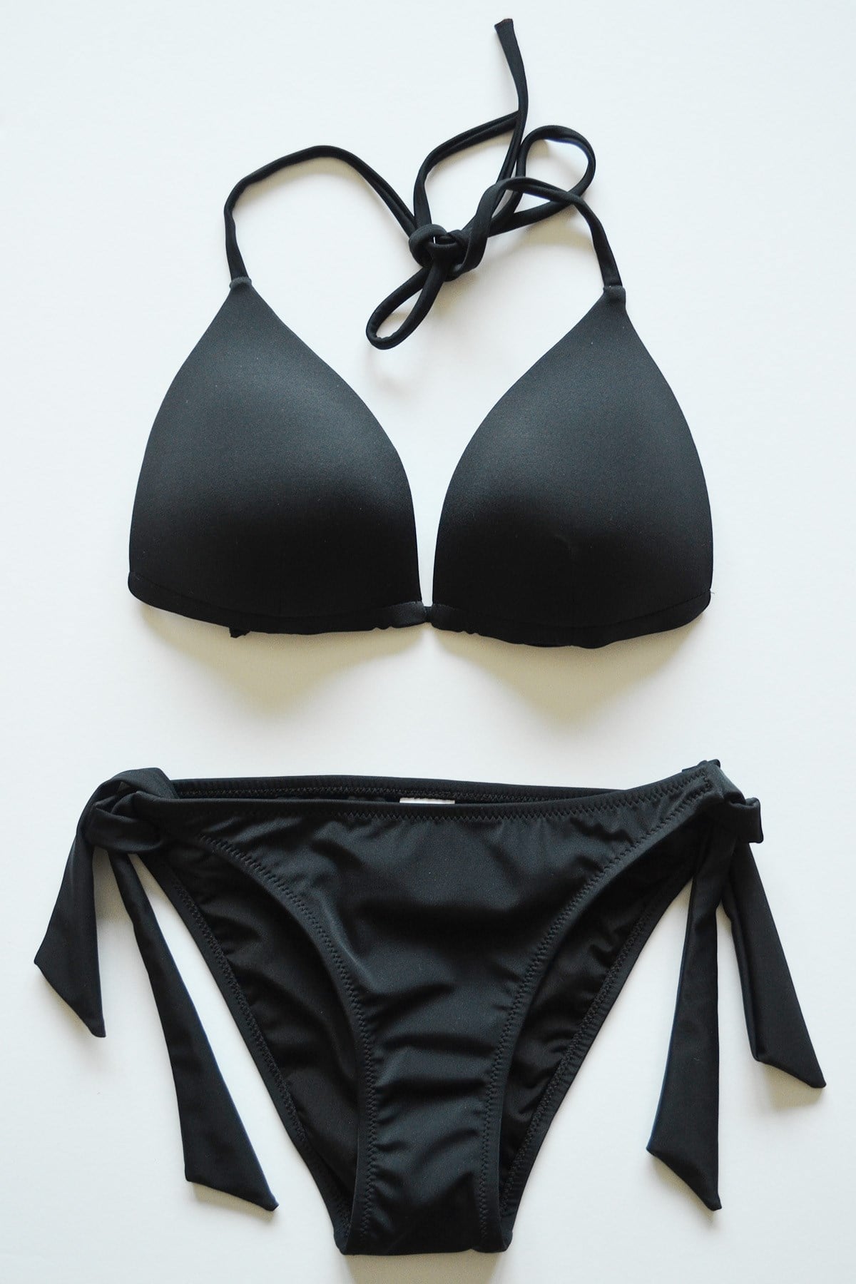 Beria Kadın Üçgen Yarım Dolgulu Desenli Siyah Bikini Takımı
