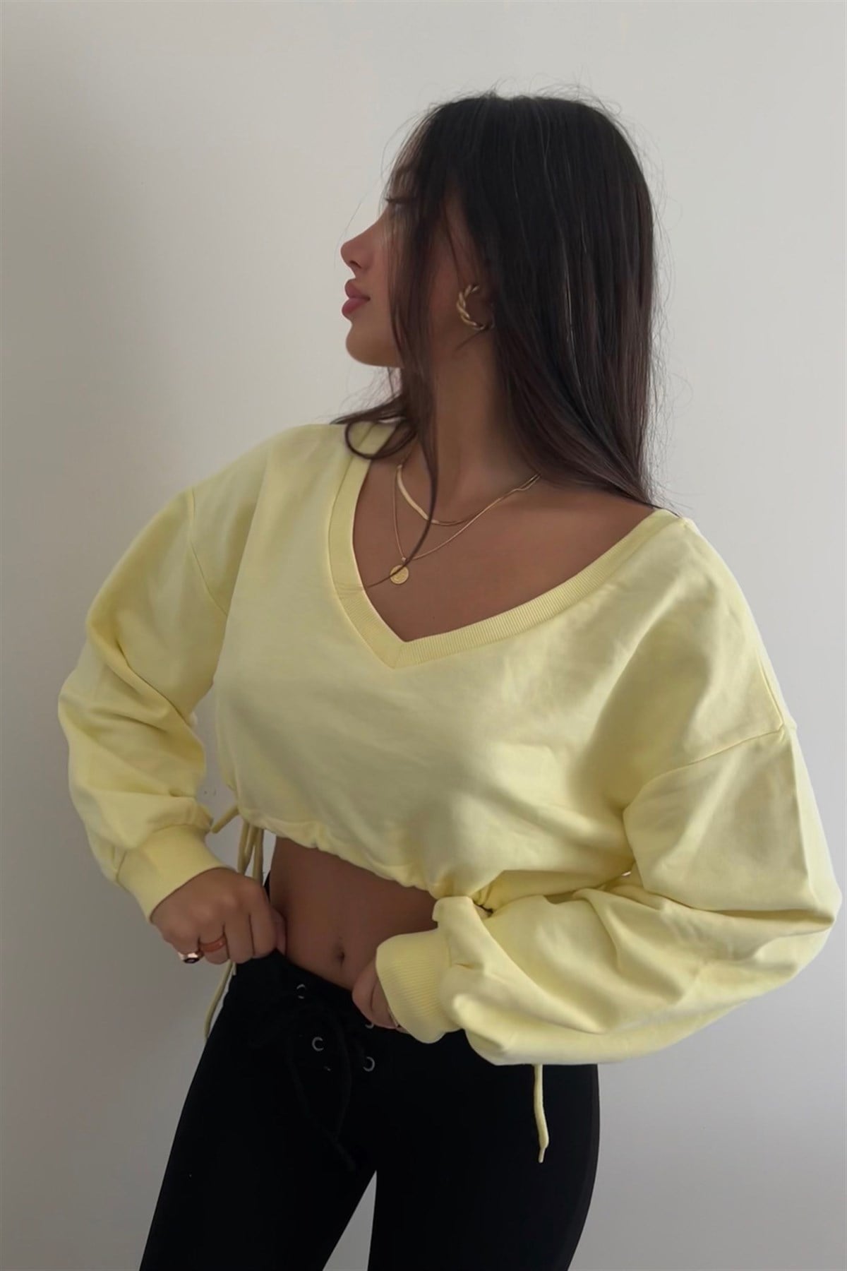 BERSHKA V YAKA BLUZ