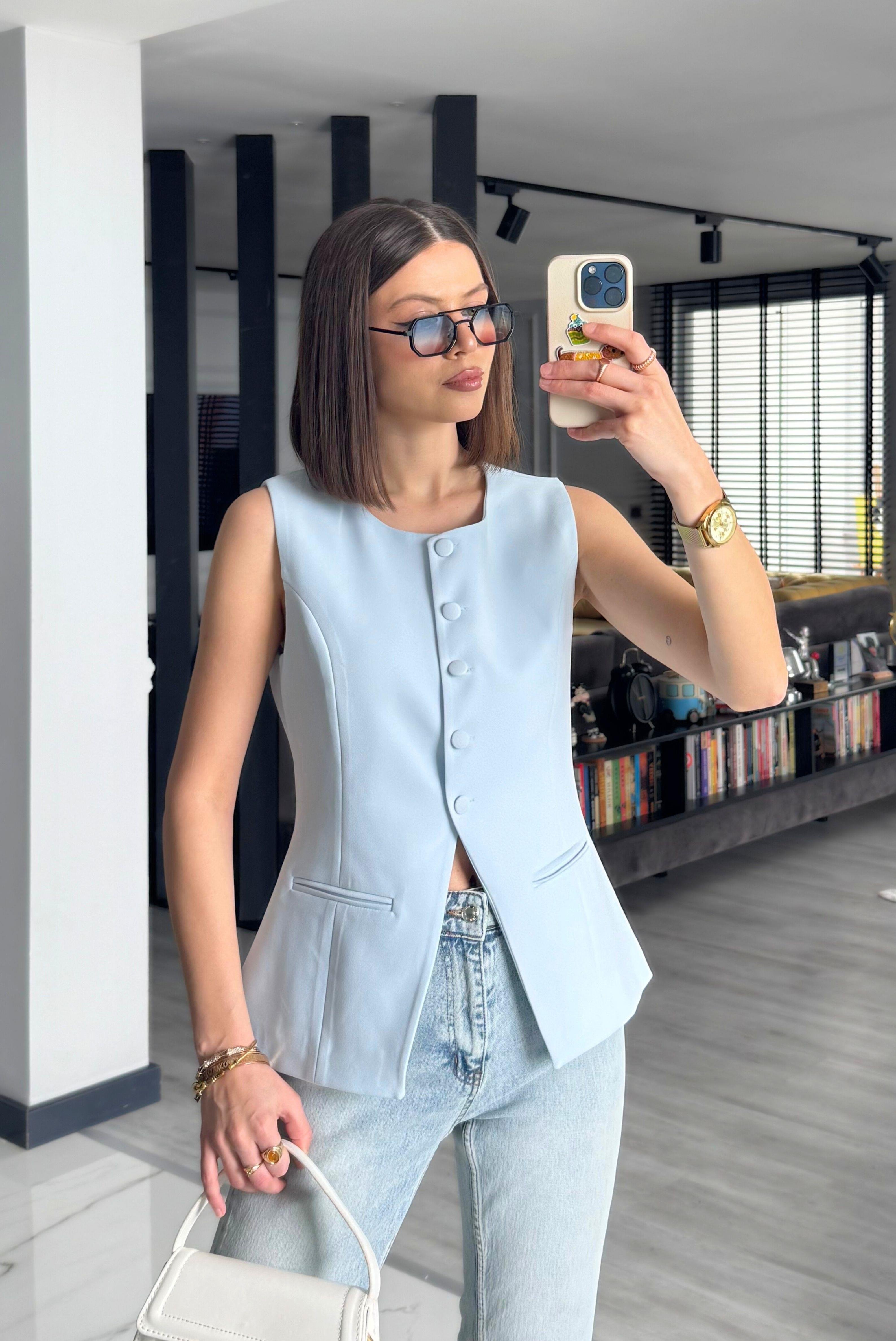 DİANA YELEK