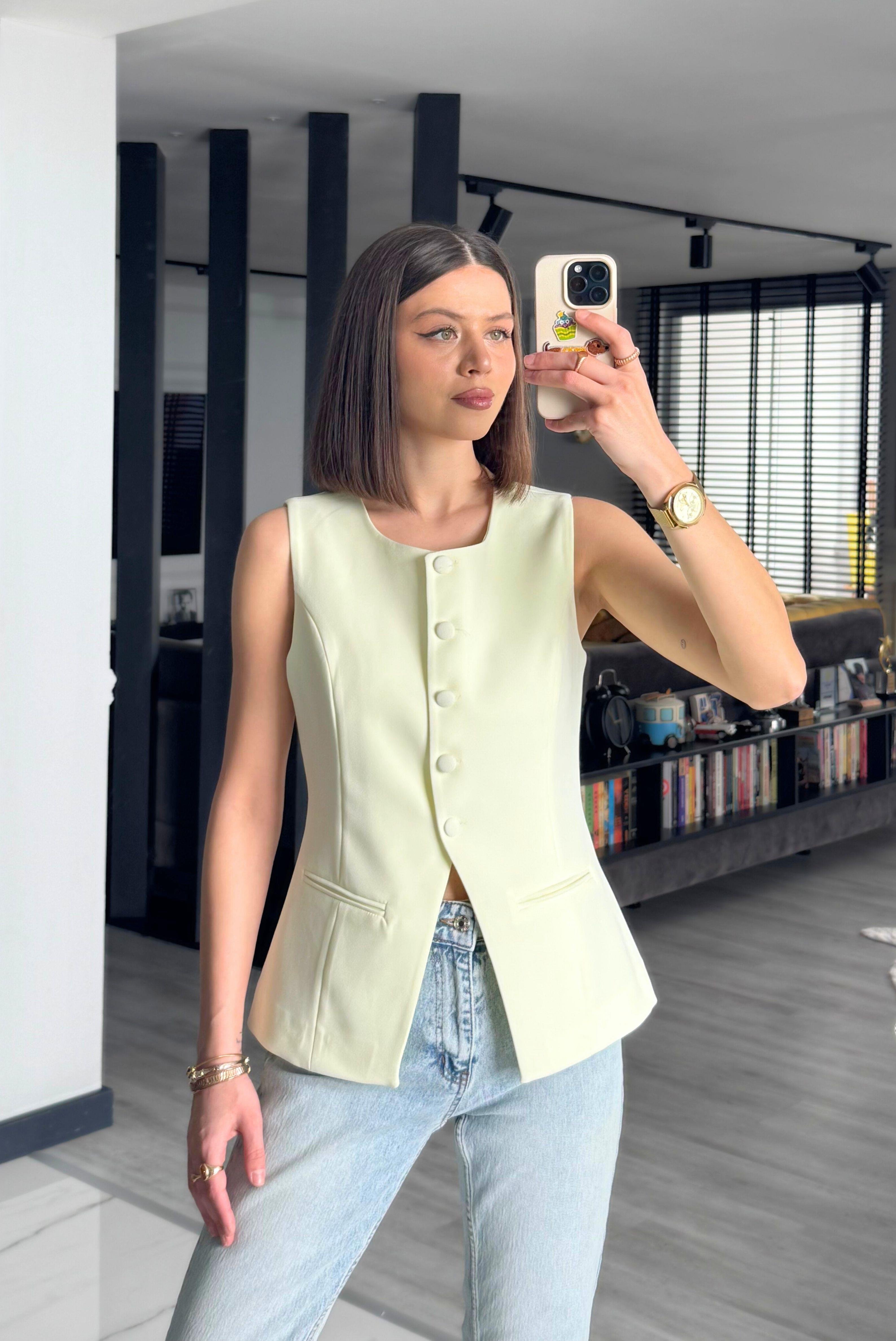 DİANA YELEK