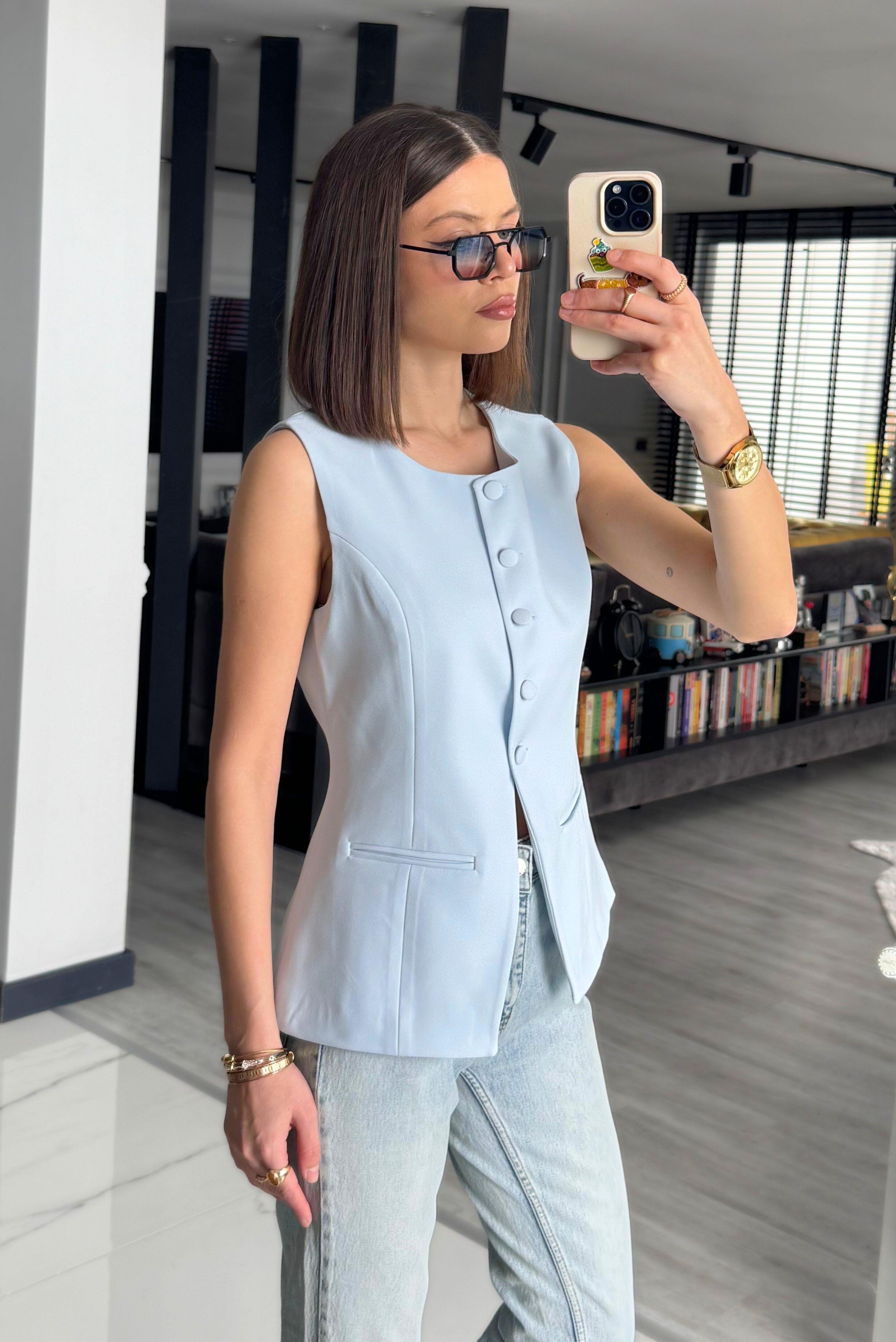DİANA YELEK