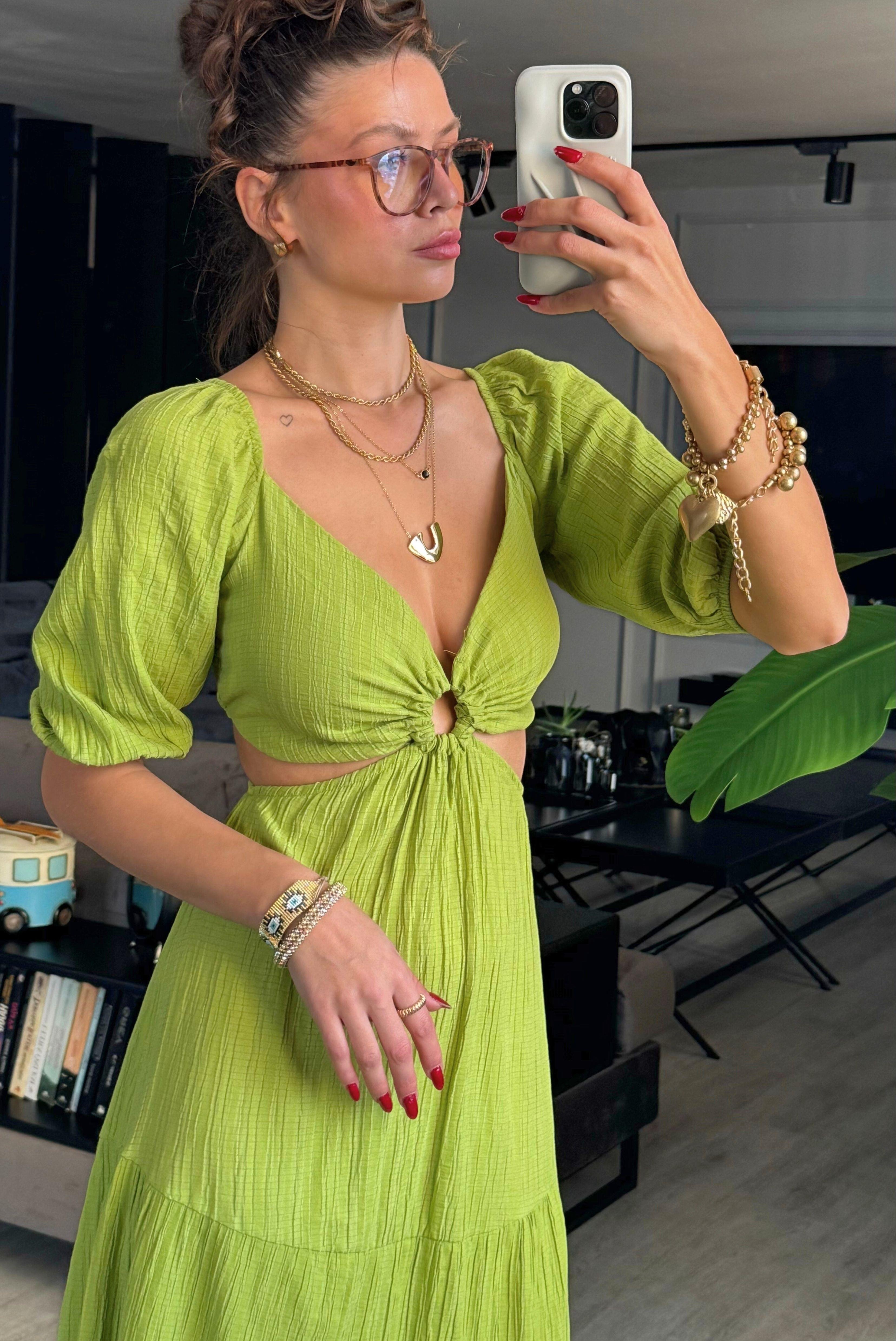 GOFRE DEKOLTELİ  ELBİSE