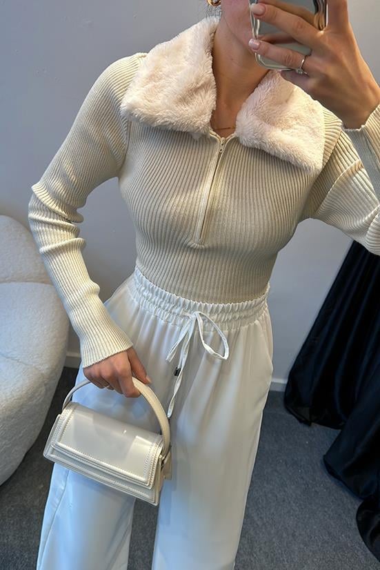 KALİA YAKASI KÜRKLÜ KAZAK