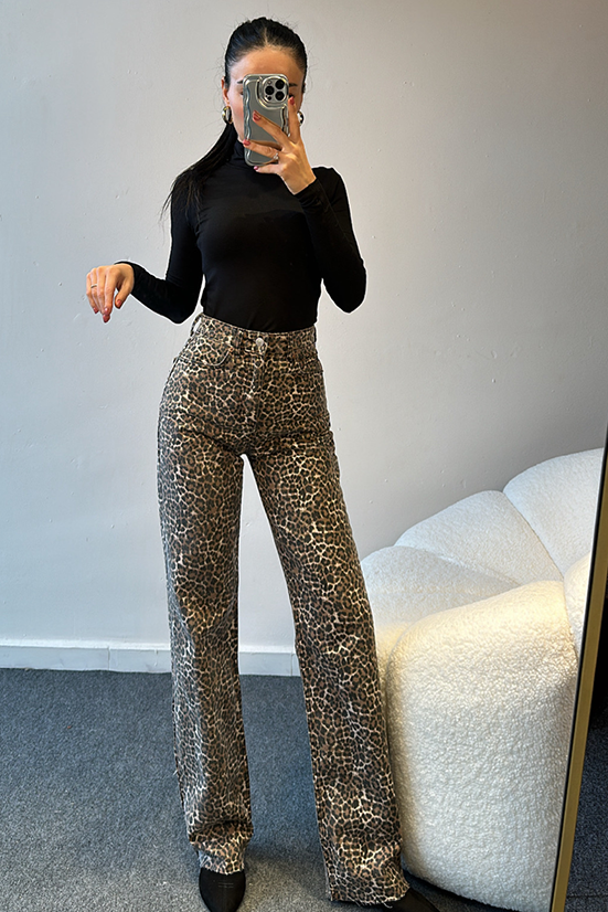 LEOPAR DESEN KESİK PAÇA DENİM PANTOLON
