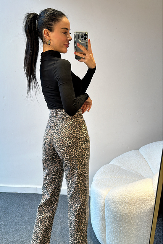 LEOPAR DESEN KESİK PAÇA DENİM PANTOLON