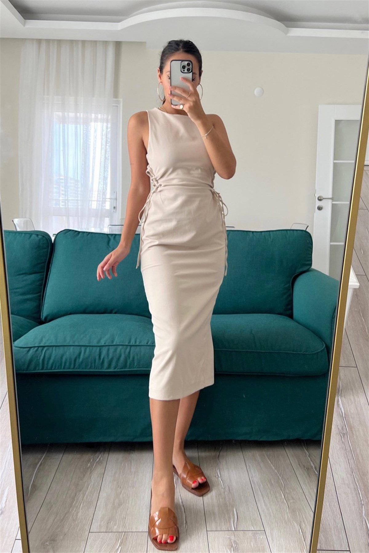 ZARA  YANLARI DEKOLTELİ ELBİSE