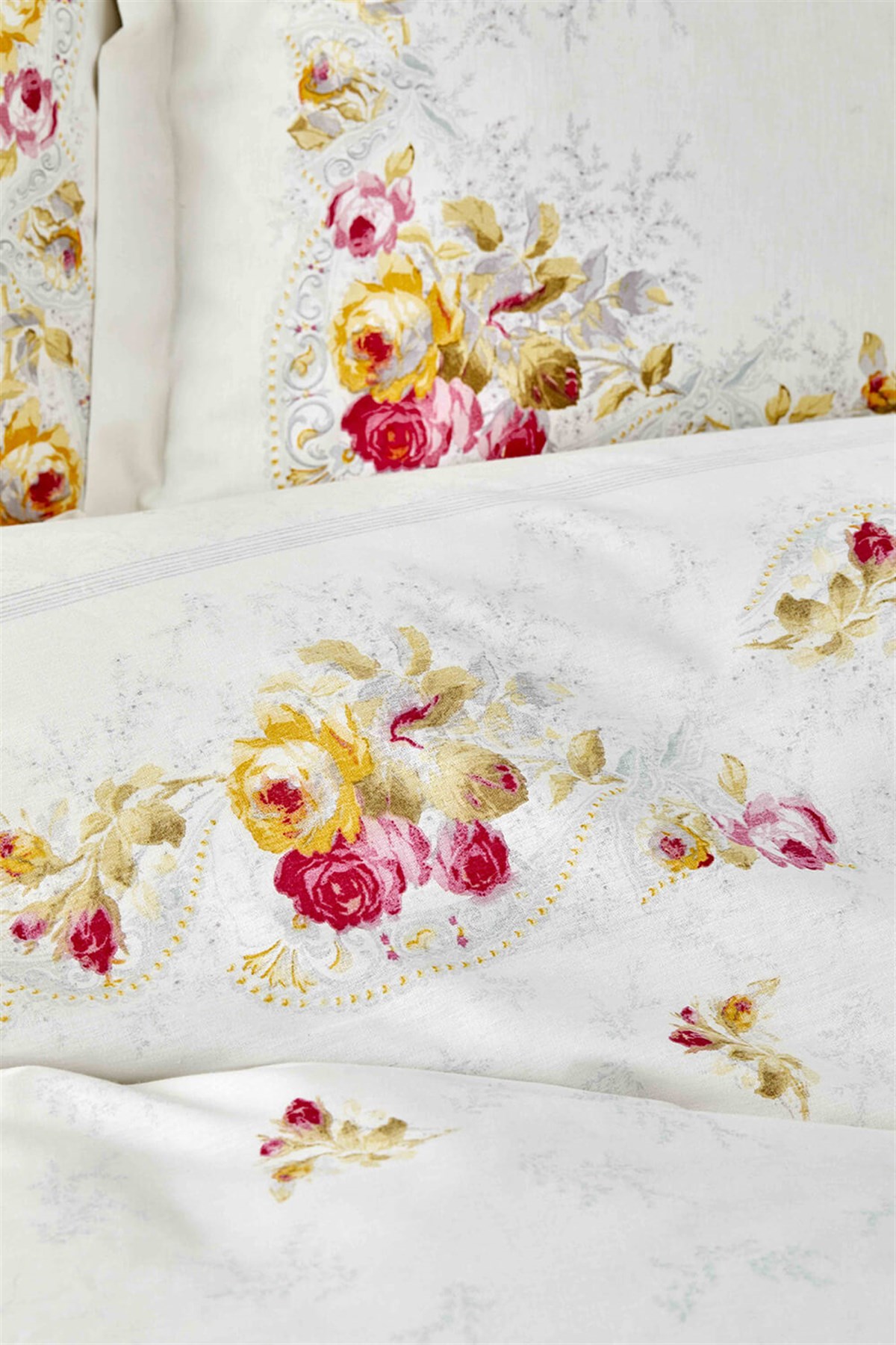 Karaca Home Adonia Kırmızı Rnf Çift Kişilik Pike Takımı