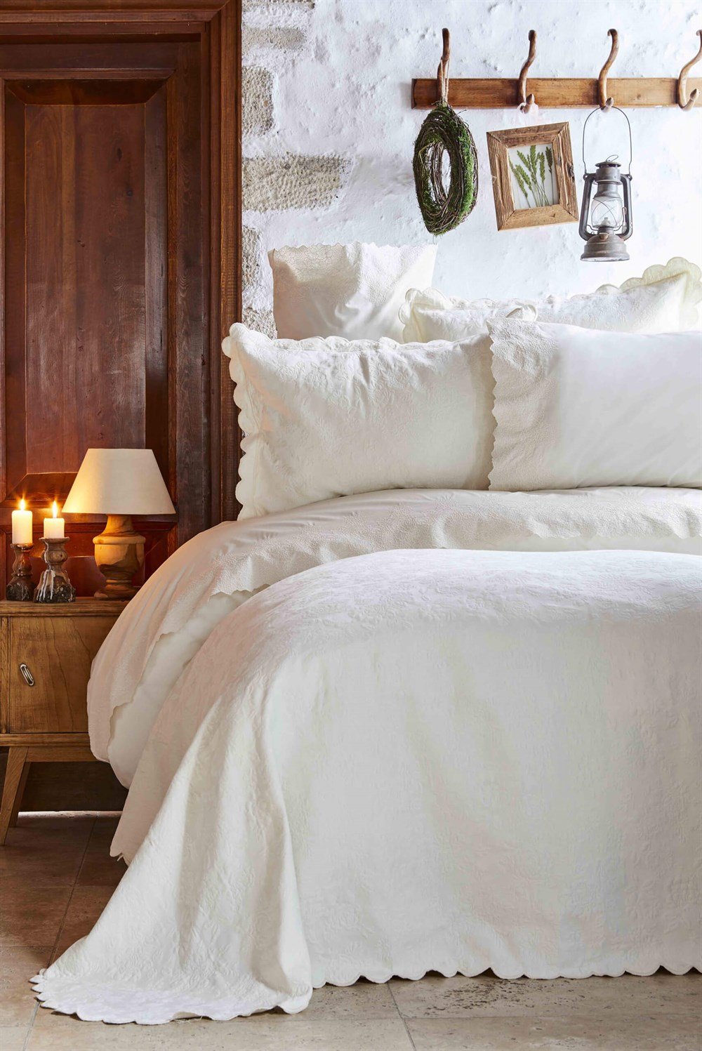 Karaca Home Alice Krem Çift Kişilik Dantelli Nevresim ve Yatak Örtüsü Seti