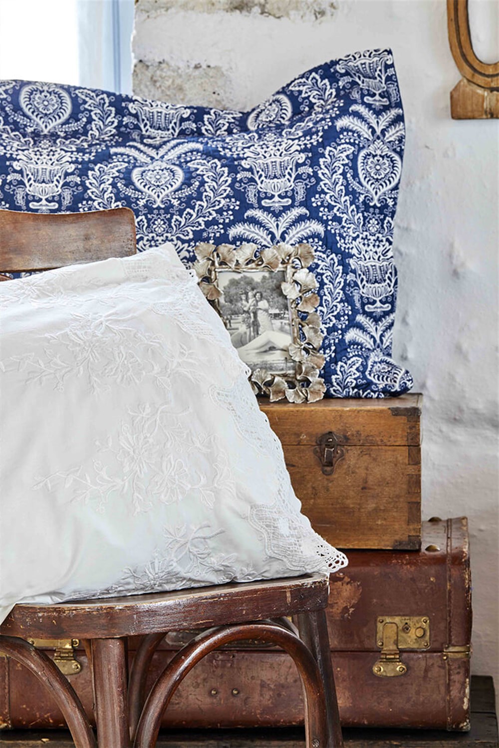 Karaca Home Elina Beyaz Çift Kişilik Dantelli Nevresim ve Yatak Örtüsü Seti