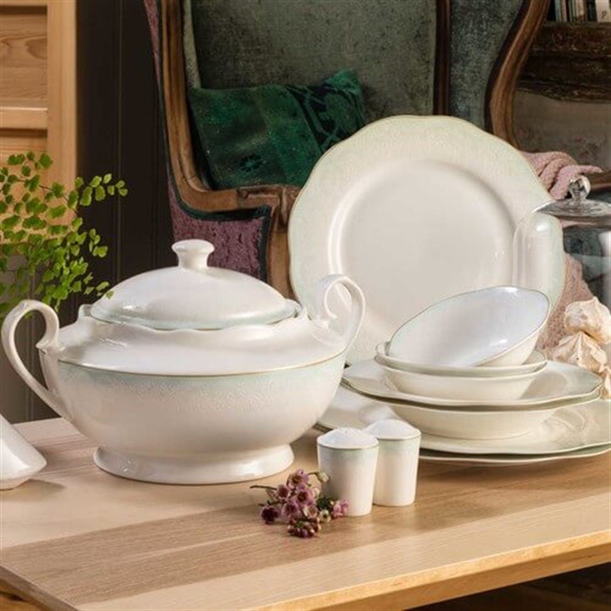 Korkmaz Flora Collection 60 Parça Yuvarlak Yemek Takımı A8261Korkmaz12 Kişilik Yemek Takımı