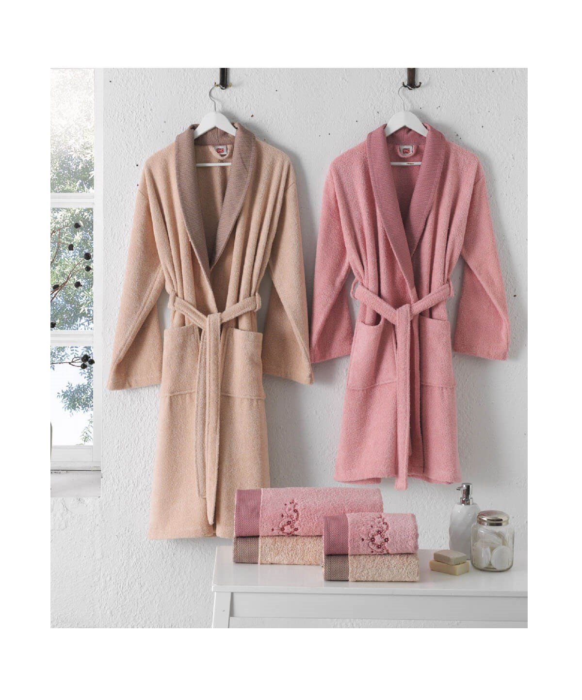 Taç Eva Aile SetiTaçAile Bornoz Seti