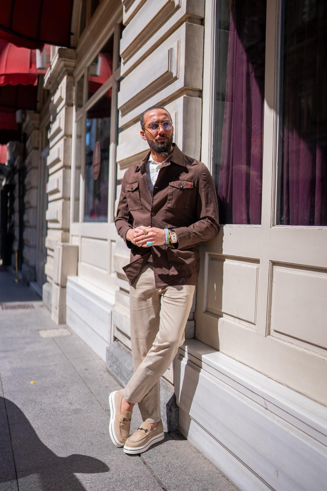 4 Cep Detaylı İçeriden Aparatlı Safari Mont ürünü DIŞ GİYİM kategorisinde sizleri bekliyor.